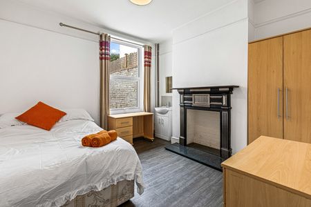 Room in a Shared House, Hollingbury Road, BN1 - Photo 3