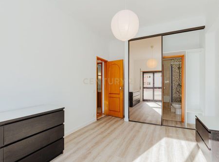 Almada, Setúbal Municipality - Photo 4