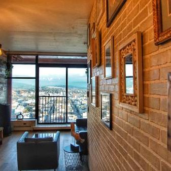 Furnished 41st floor Penthouse with stunning views - Photo 3