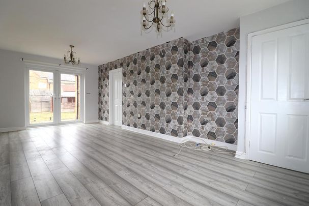 3 bedroom terraced house to rent - Photo 1