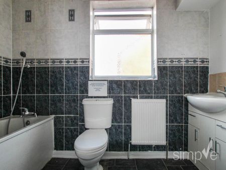 1 bedroom in a house share to rent - Photo 5