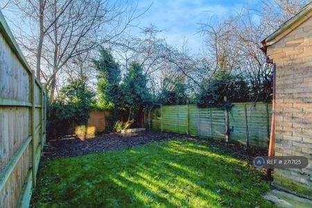 2 bedroom semi-detached house to rent - Photo 2