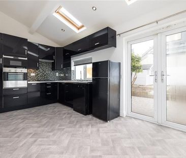 244 Foxrock Grove Kill Lane Dublin 18 - Photo 3