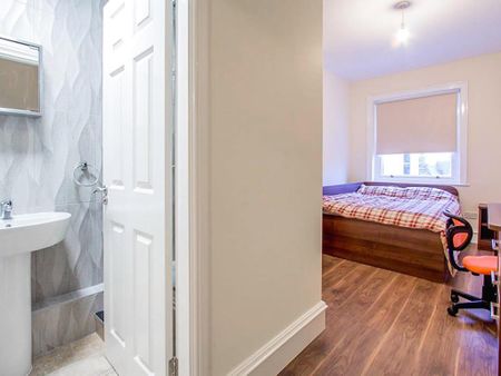 3 bedroom apartment to rent - Photo 4