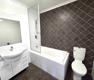 MODERN APARTMENT IN IDEAL LOCATION - Photo 4