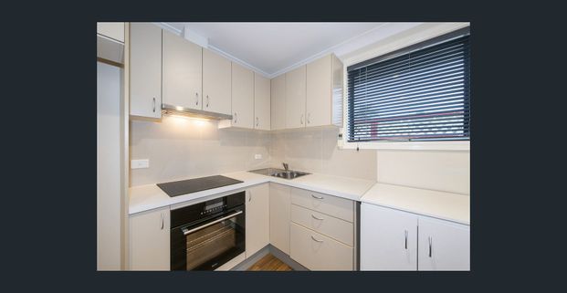 Quiet Cul-de-sac Modern Living - Photo 1