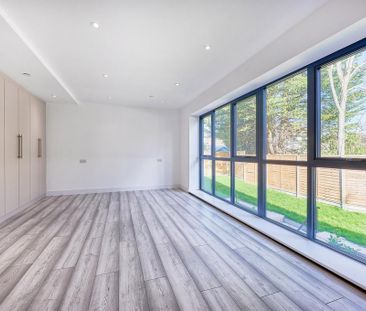 5 bedroom end of terrace house to rent - Photo 4