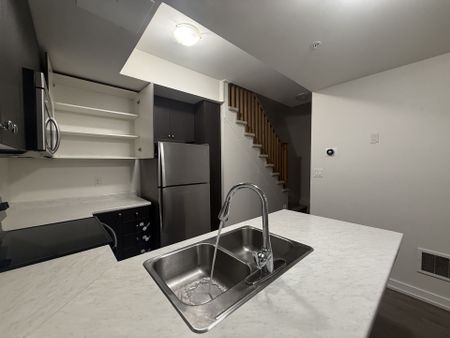 For Lease - 1555 Kingston Road Unit# 206, Pickering, Ontario - Photo 3