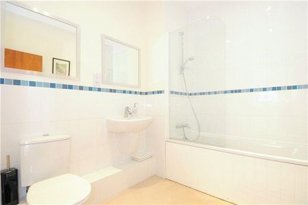 4 bedroom terraced house to rent - Photo 5