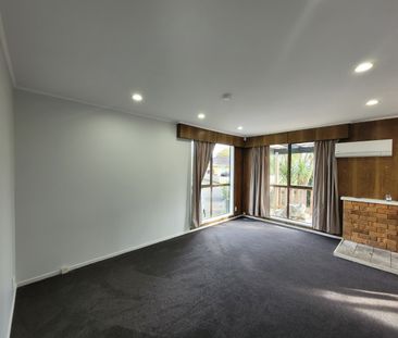 2 Massine Place, Randwick Park, Auckland - Photo 5