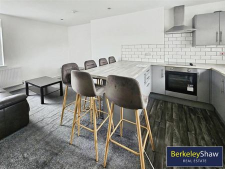 3 bedroom apartment to rent - Photo 5