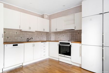 Vreta backe, Tumba - Photo 5