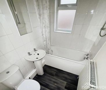 2 bedroom end of terrace house to rent - Photo 4