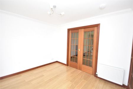 4 bedroom detached house to rent - Photo 5