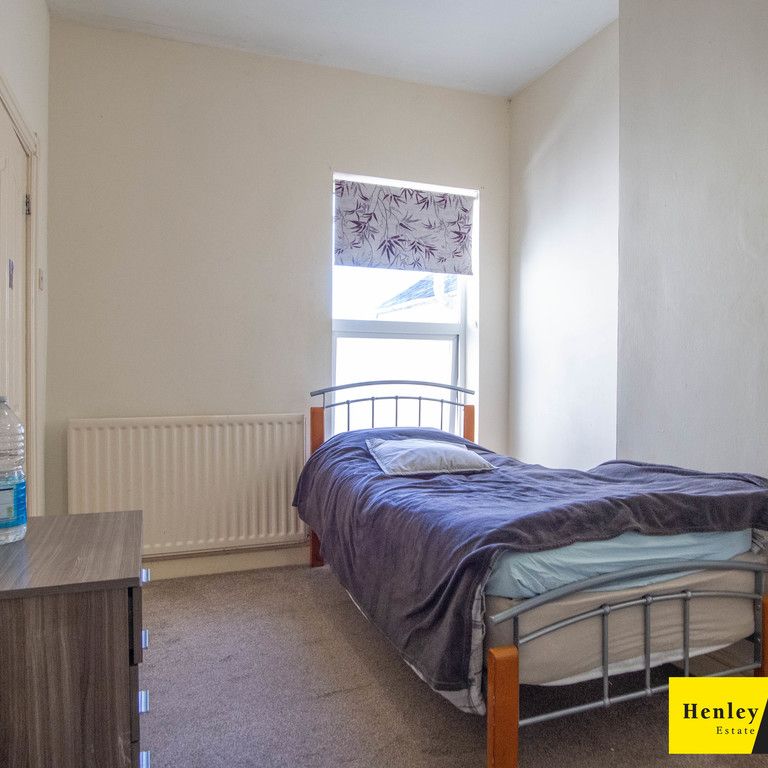 2 Bedroom House For Rent - Photo 1