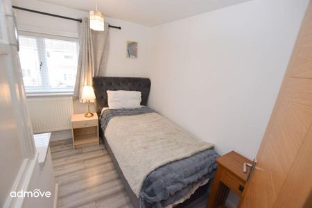 3 bedroom semi-detached house to rent - Photo 5