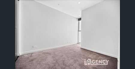 MODERN INNER-CITY LIVING !!! - Photo 2