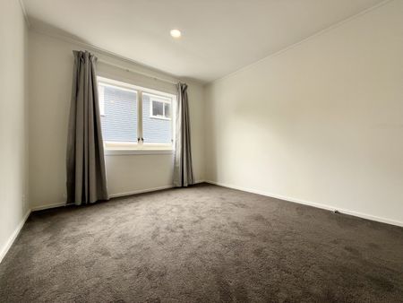 4 Bedroom Townhouse in Thorndon - Photo 5
