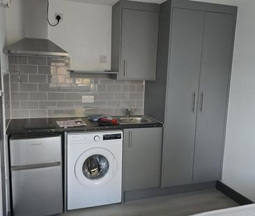 Studio to rent - Photo 6