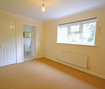 3 bedroom detached house to rent - Photo 4