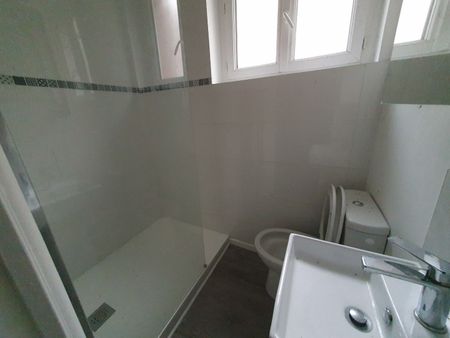 Location Appartement 4 pièces 79m² VALENCIENNES 59300 - Photo 3