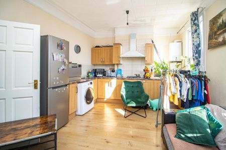2 bedroom flat to rent - Photo 4