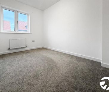 3 bedroom end of terrace house to rent - Photo 4