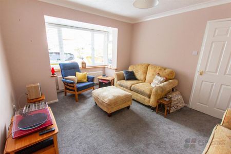 3 bedroom detached house to rent - Photo 2