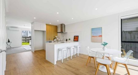 Modern, Sleek & Perfectly Positioned - Photo 2