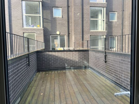 5 bedroom house to rent Sudbury Street, Sheffield, S3 - Photo 1