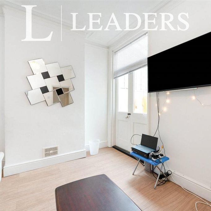 4 bedroom terraced house to rent - Photo 1