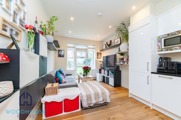 Harlesden Road, London, NW10 - Two Bedroom Flat To Rent - £502pw / £2,175pcm - Photo 1