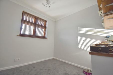 3 bedroom detached house to rent - Photo 4