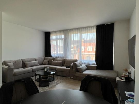Prachtig, volledig gerenoveerd appartement op toplocatie. - Photo 1