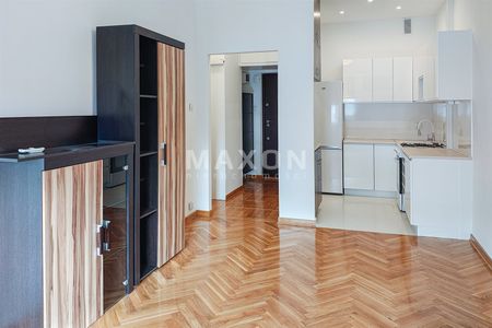 Kompaktowe I klimatyzacja | Metro ONZ - Photo 3