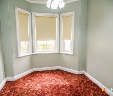 CENTRALLY LOCATED FAMILY HOME - Photo 5