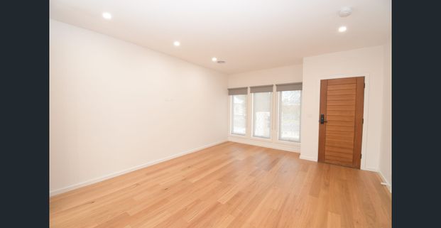 Modern and Easy Living - Photo 1