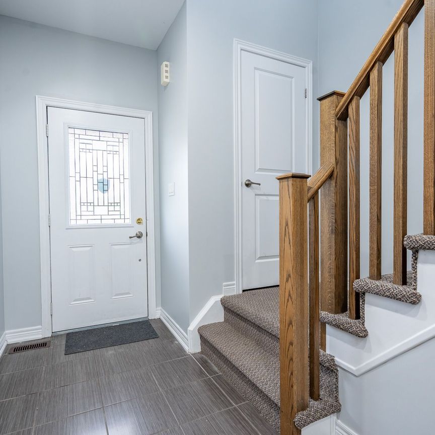 For Lease - 113 Echovalley Drive, Hamilton, Ontario - Photo 1