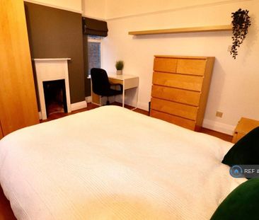 4 bedroom detached house to rent - Photo 6