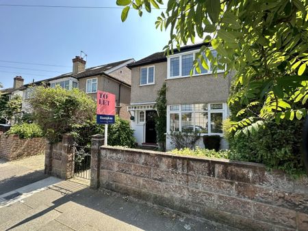 4 bedroom semi-detached house to rent - Photo 5