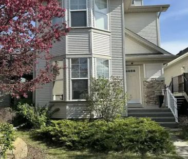 Very Convenient Location! Cozy 4 Bedroom Family Home in Cranston! |... - Photo 1