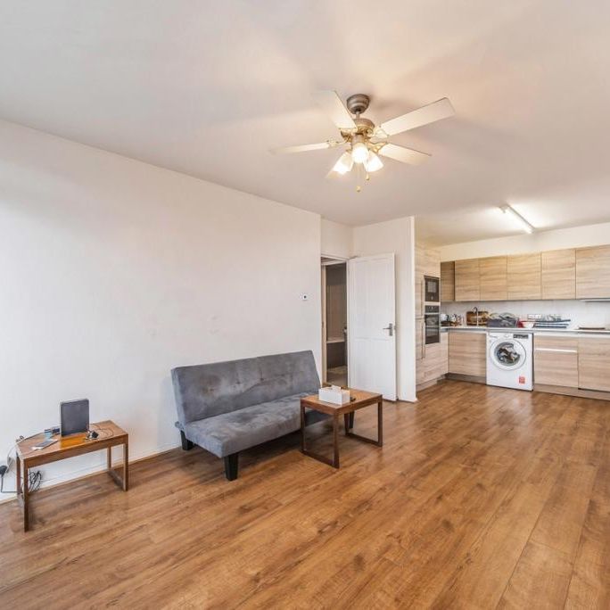 2 bedroom property to rent - Photo 1