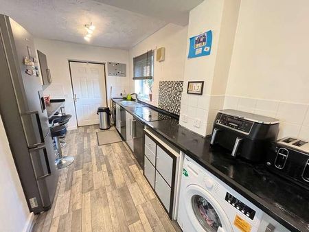 Nicholson Grove, Grange, MK8 - Photo 2