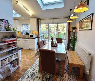 4 bedroom semi-detached house to rent - Photo 2