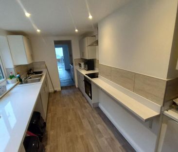 2 bedroom house share to rent - Photo 4