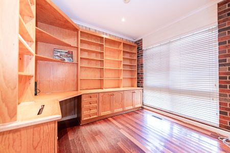 Spacious Double Brick home - Photo 4