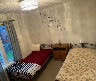 For Lease - 30 Armstrong Crescent, Bradford West Gwillimbury, Ontario - Photo 6