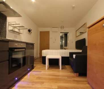 Studio to rent - Photo 2