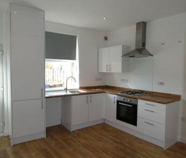 3 bedroom terraced house to rent - Photo 4