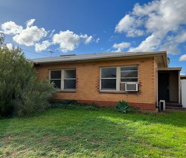 Fresh Semi Detached! - Photo 3